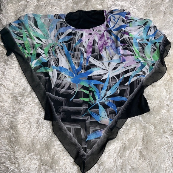 New Direction Women’s Black Multi Poncho Top Size Small - Picture 5 of 5